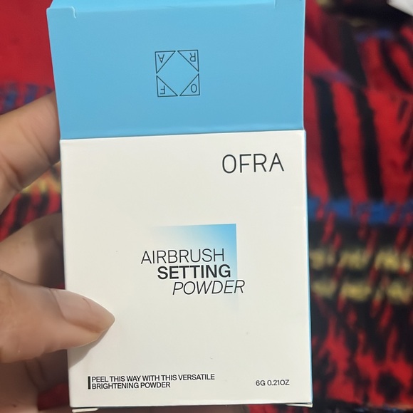 OFRA Setting Powder - Picture 3 of 3